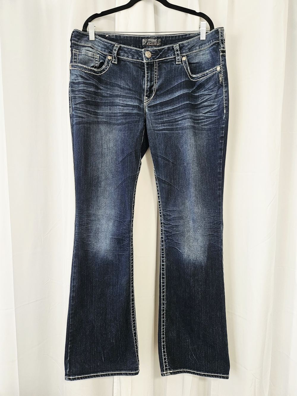 Silver Jeans Co. Women’s Size 18 Bootcut Jeans 33” Inseam – Dark Wash